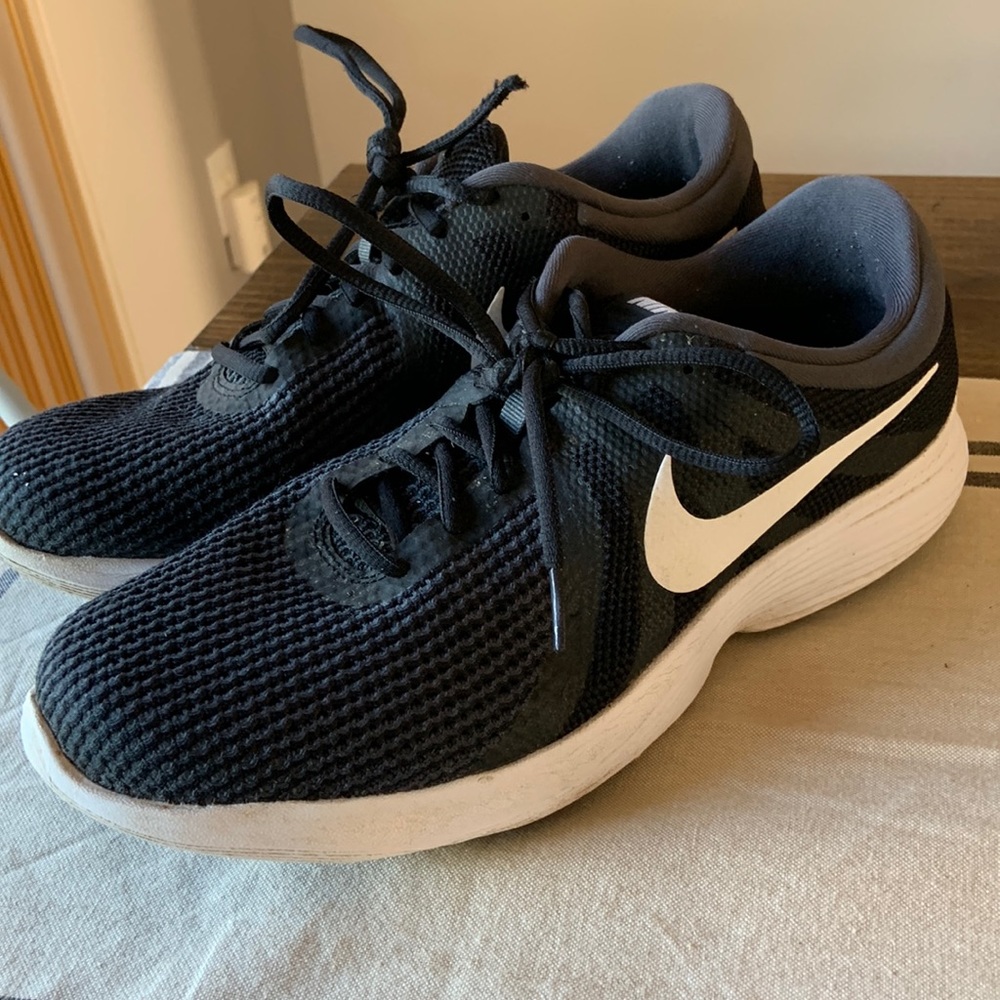 Nike mens shoe